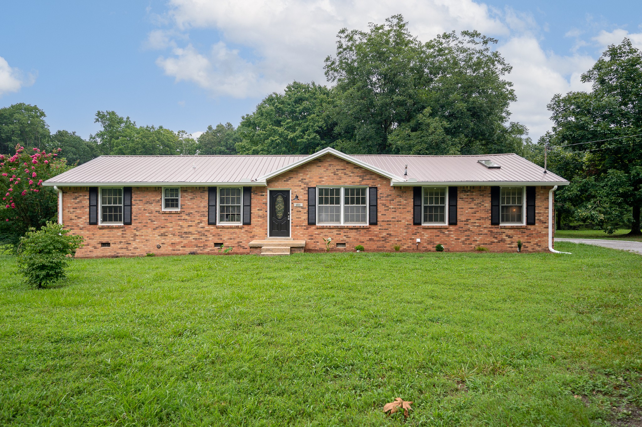 2015 Wolfe Road White Bluff, TN 37187 - Photo 1 of 21 Gallery Image 1