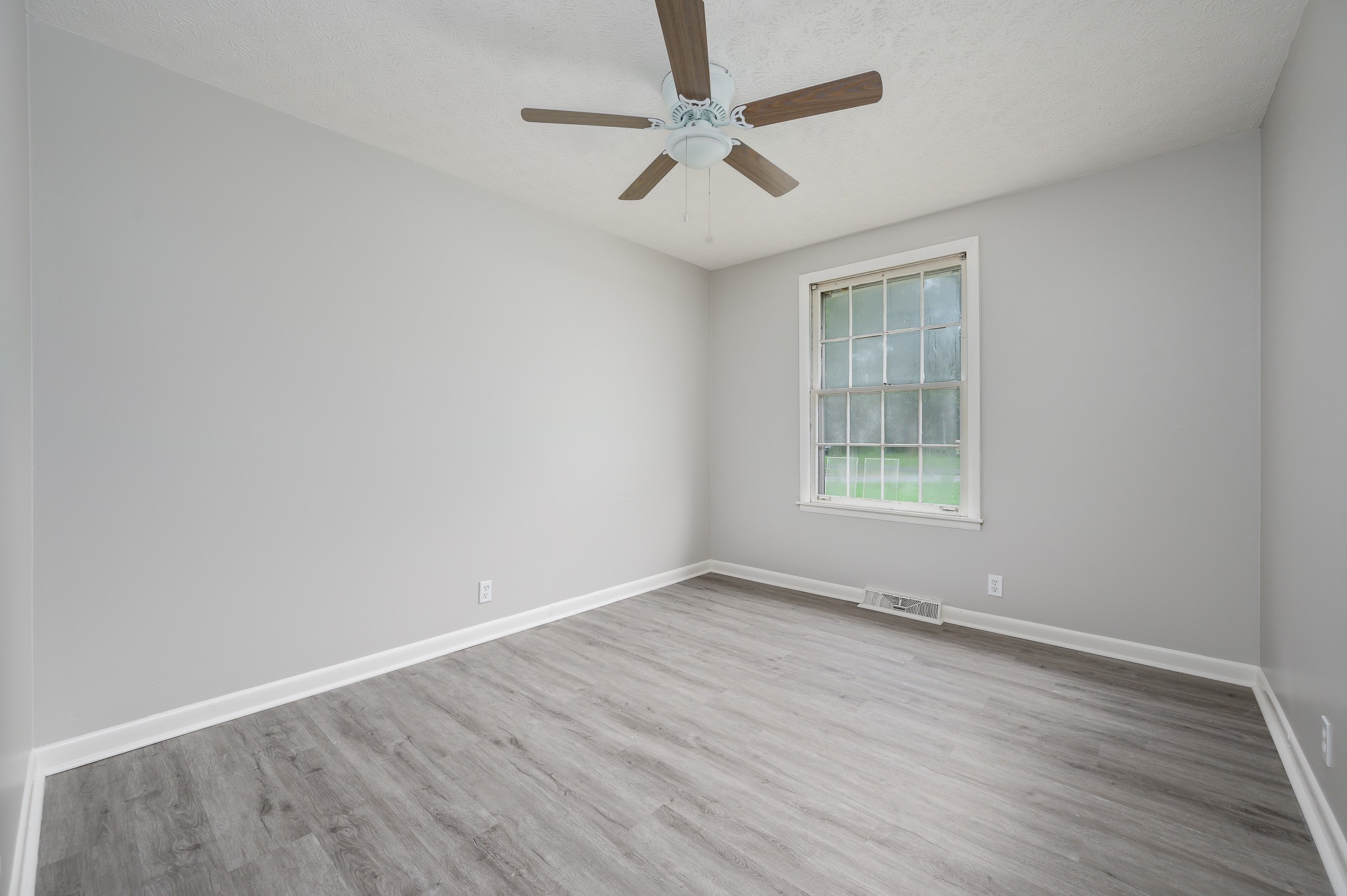 2015 Wolfe Road White Bluff, TN 37187 - Photo 11 of 21 Gallery Image 11