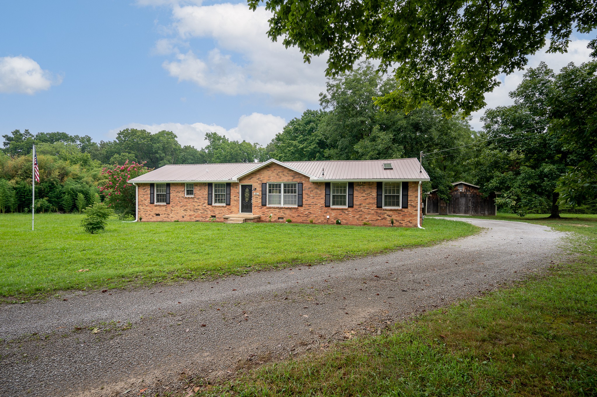 2015 Wolfe Road White Bluff, TN 37187 - Photo 2 of 21 Gallery Image 2
