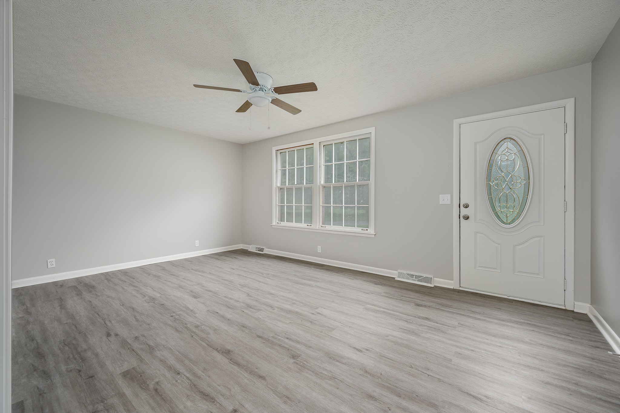 2015 Wolfe Road White Bluff, TN 37187 - Photo 4 of 21 Gallery Image 4