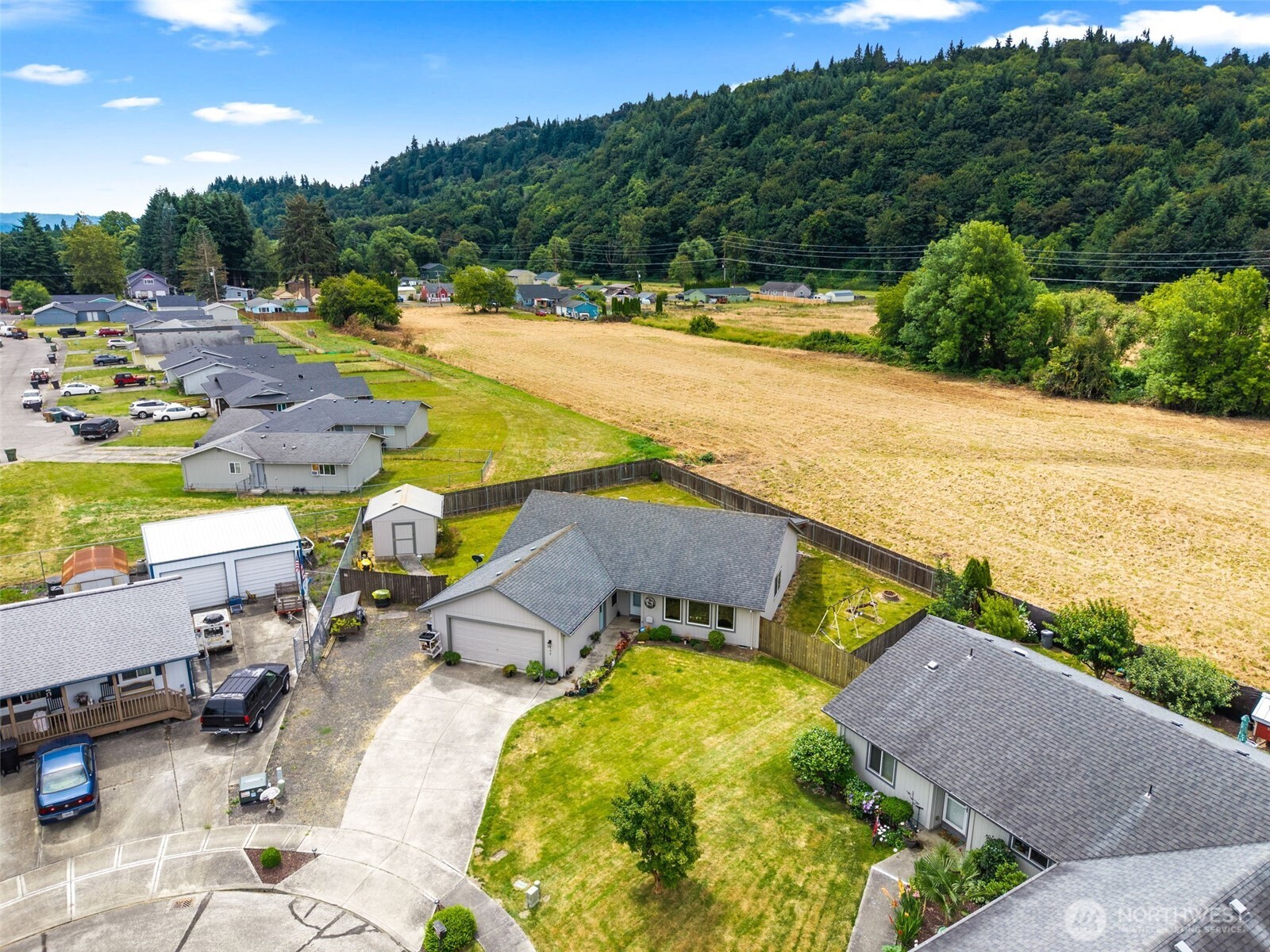 142 Charles Street Longview, WA 98632 - Photo 5 of 39