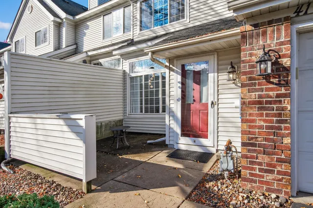 $274,900 | 4255 Merrimac Lane North, Unit 41, Plymouth, MN 55446