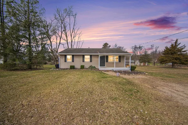 $189,900 | 164 Somerset Drive, Brooklyn, MI 49230