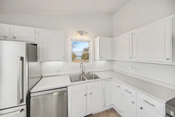 $189,900 | 164 Somerset Drive, Brooklyn, MI 49230