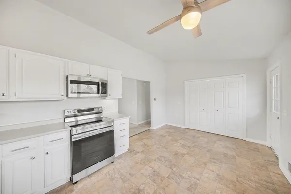 $189,900 | 164 Somerset Drive, Brooklyn, MI 49230