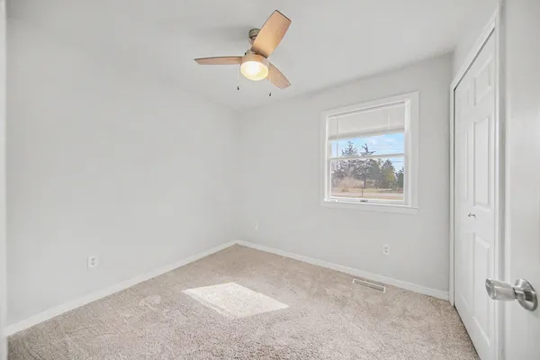 $189,900 | 164 Somerset Drive, Brooklyn, MI 49230