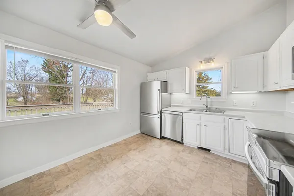 $189,900 | 164 Somerset Drive, Brooklyn, MI 49230