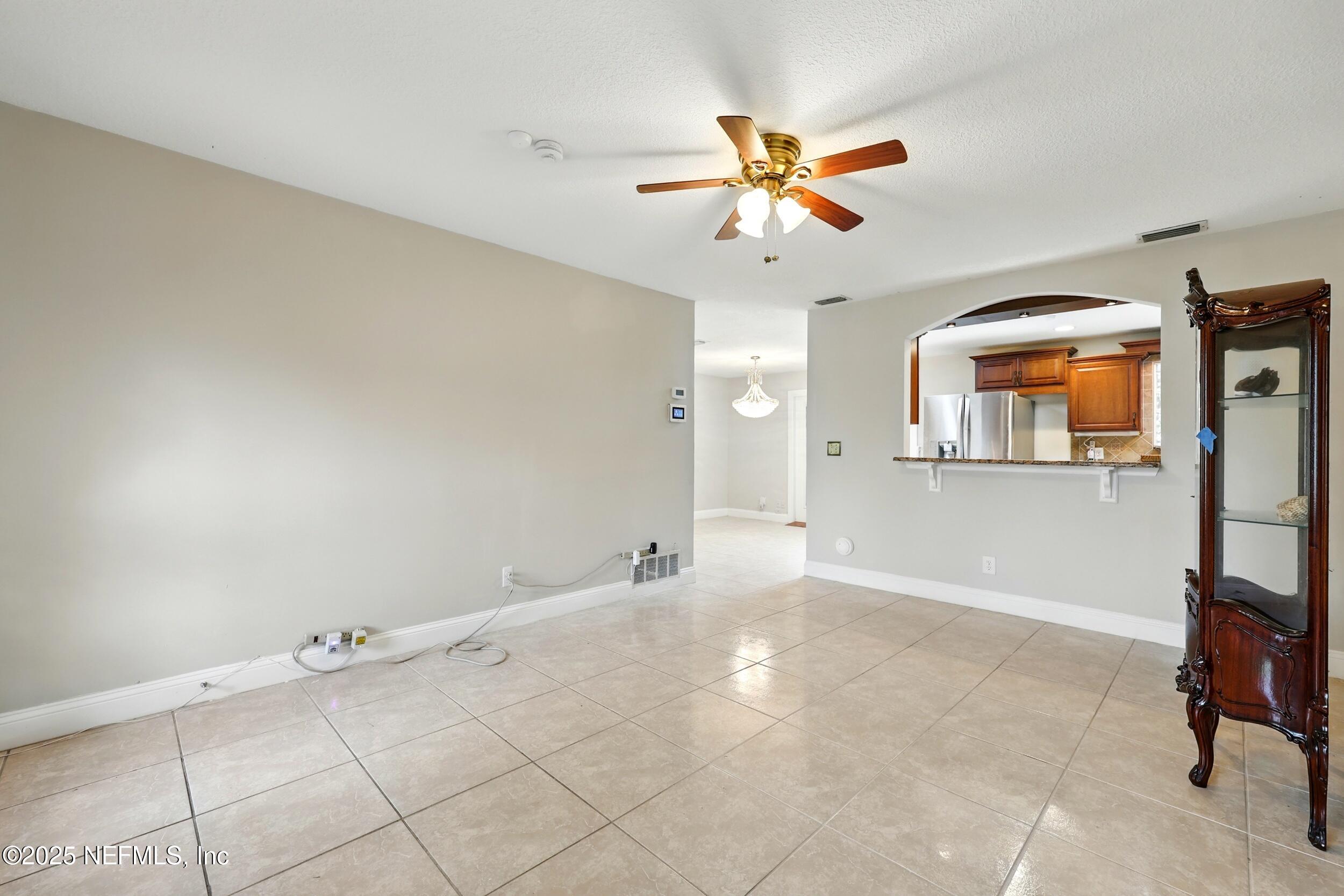 9408 Evesham Road Jacksonville, FL 32208 - Photo 5 of 31 The Real Estateographers20250428_017