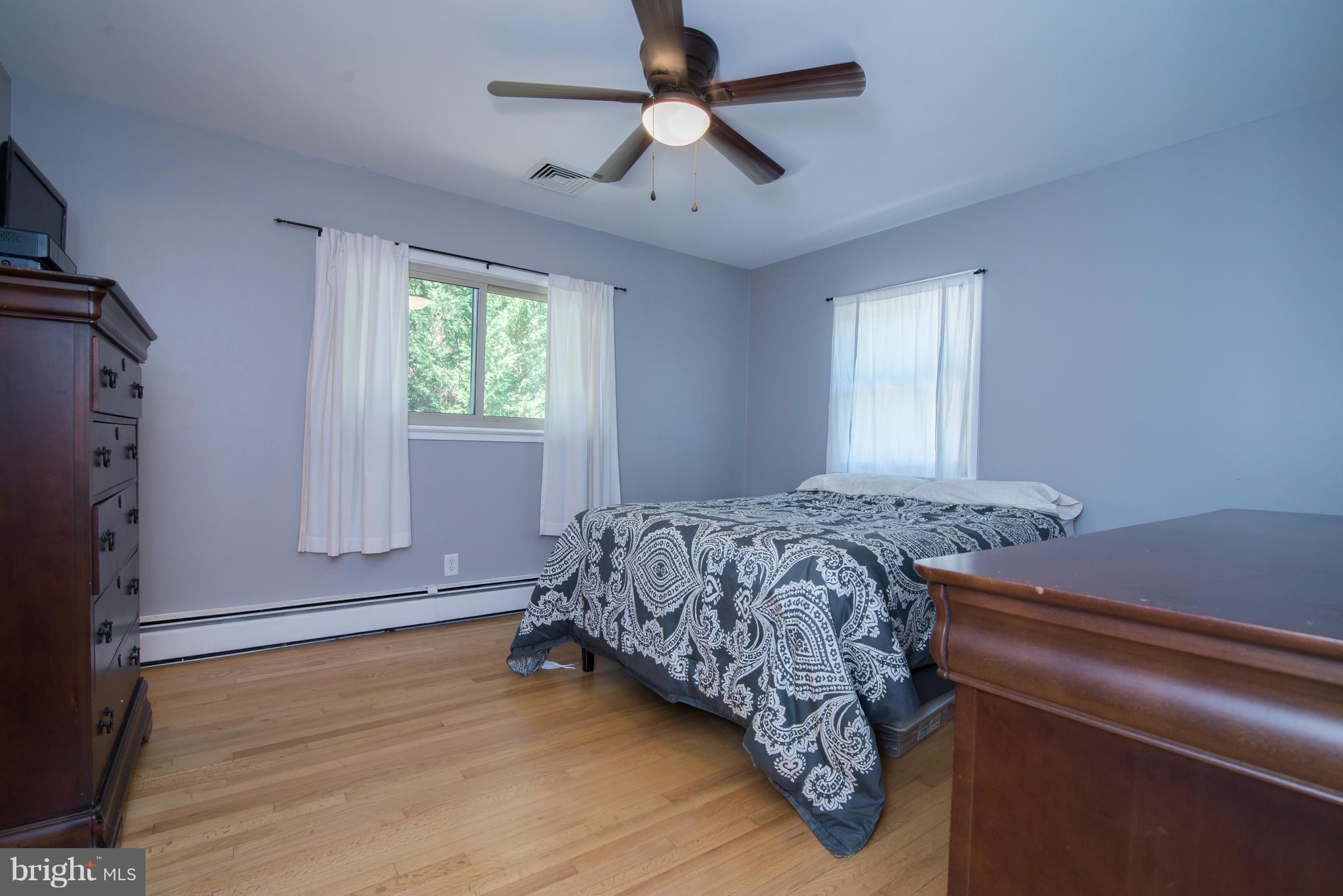 4216 Laurel Road Alexandria, VA 22309 - Photo 9 of 23 Bedroom (Master)