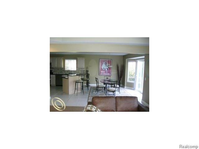 6528 Turtle Walk, Unit 9 Clarkston, MI 48346 - Photo 4 of 10