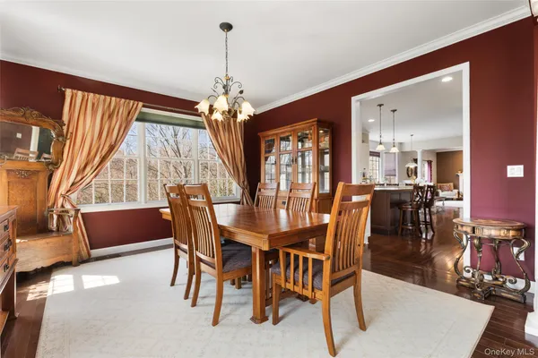 $1,189,000 | 6 Bassett Court, Baldwin Place, NY 10505