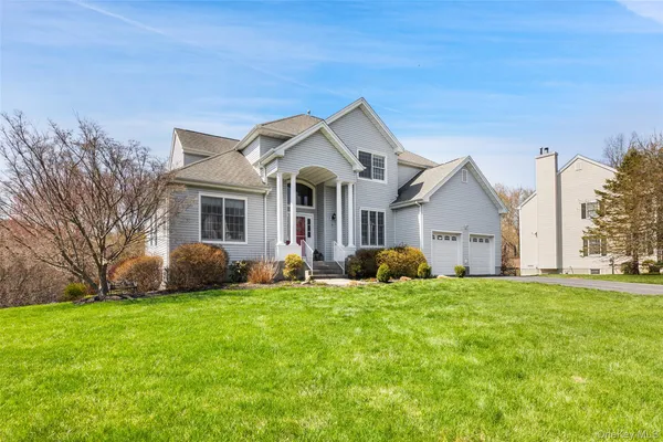 $1,189,000 | 6 Bassett Court, Baldwin Place, NY 10505