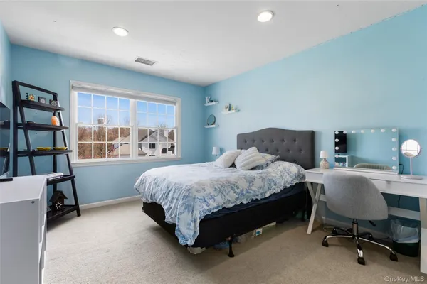 $1,189,000 | 6 Bassett Court, Baldwin Place, NY 10505
