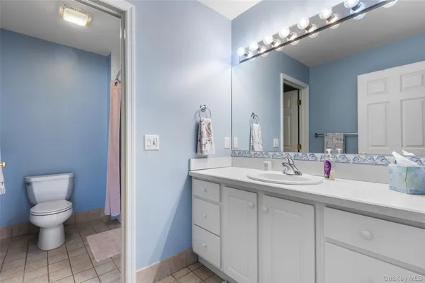 $1,189,000 | 6 Bassett Court, Baldwin Place, NY 10505
