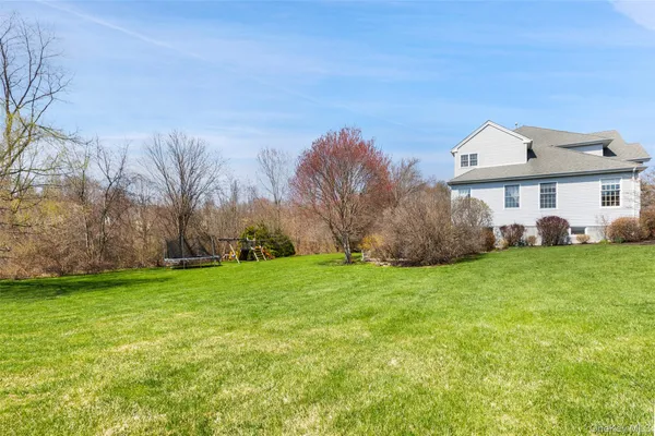 $1,189,000 | 6 Bassett Court, Baldwin Place, NY 10505
