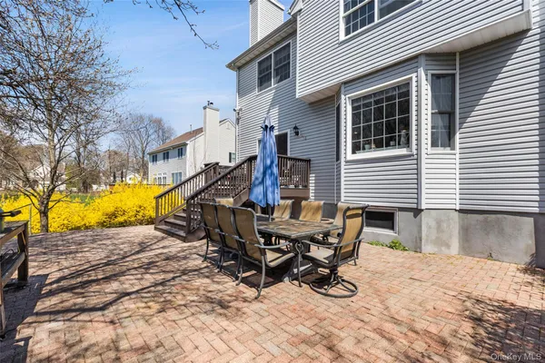 $1,189,000 | 6 Bassett Court, Baldwin Place, NY 10505