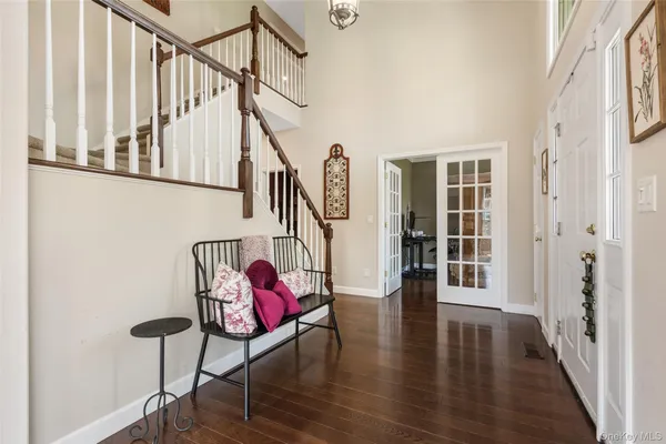 $1,189,000 | 6 Bassett Court, Baldwin Place, NY 10505