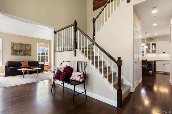 $1,189,000 | 6 Bassett Court, Baldwin Place, NY 10505