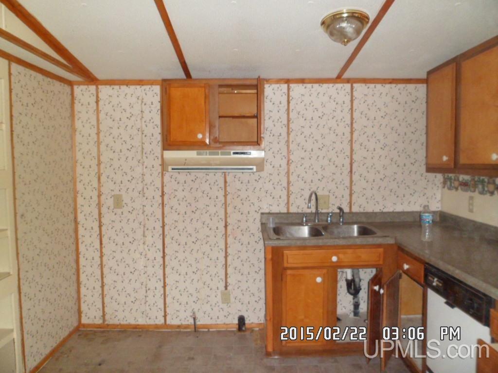15627 North Co Road Wilson, MI 49896 - Photo 3 of 22