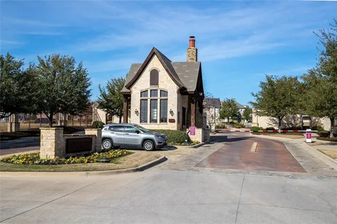 $750,000 | 4665 St Laurent Court, Fort Worth, TX 76126