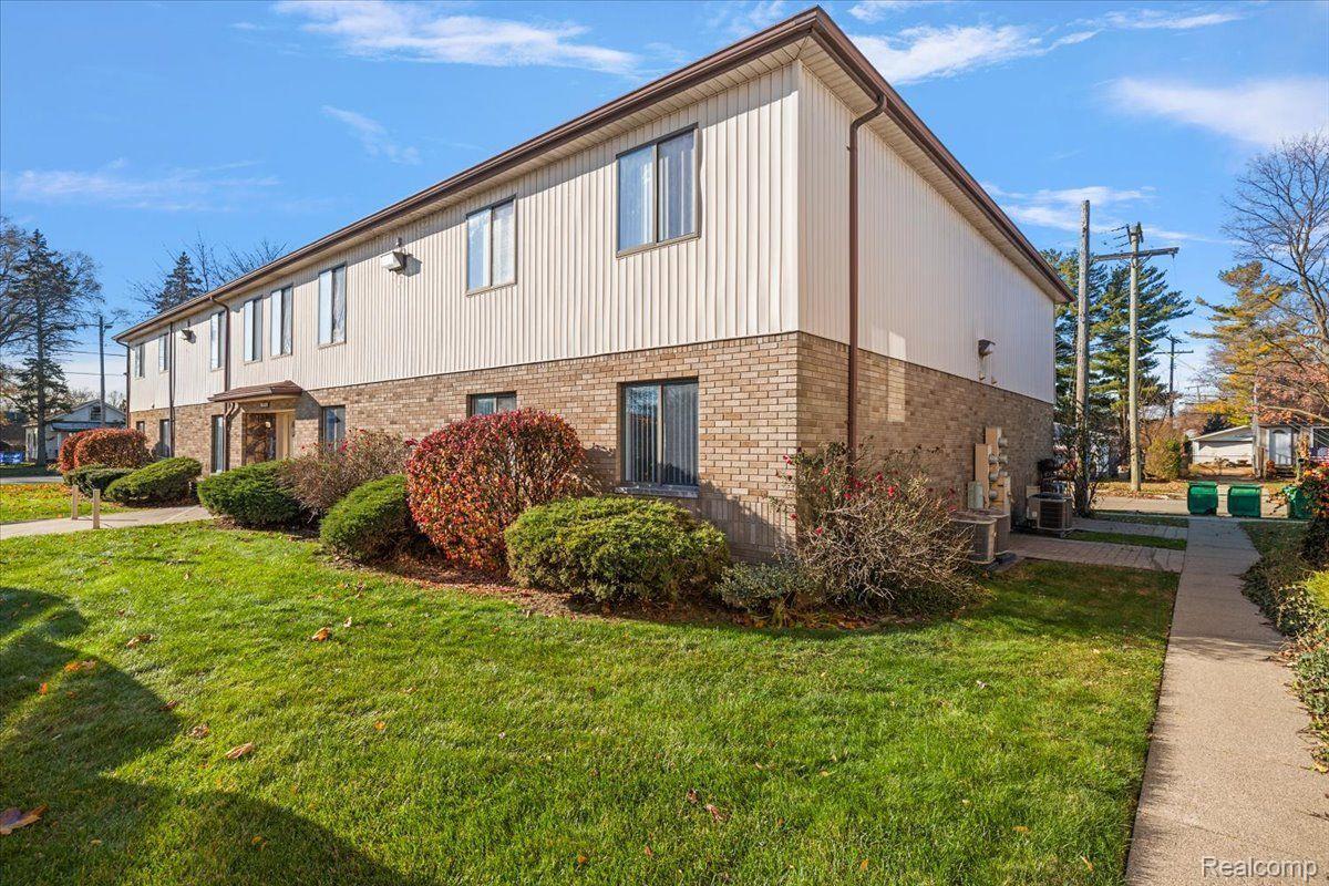 16411 East 10 Mile Road Eastpointe, MI 48021 - Photo 5 of 57 Gallery Image 5