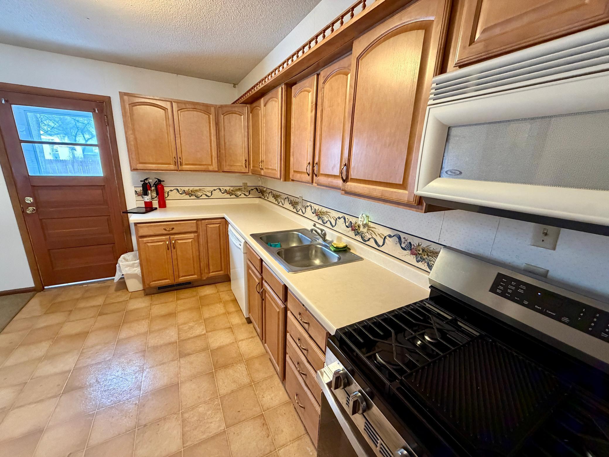 801 14th Avenue Southwest Willmar, MN 56201 - Photo 20 of 60