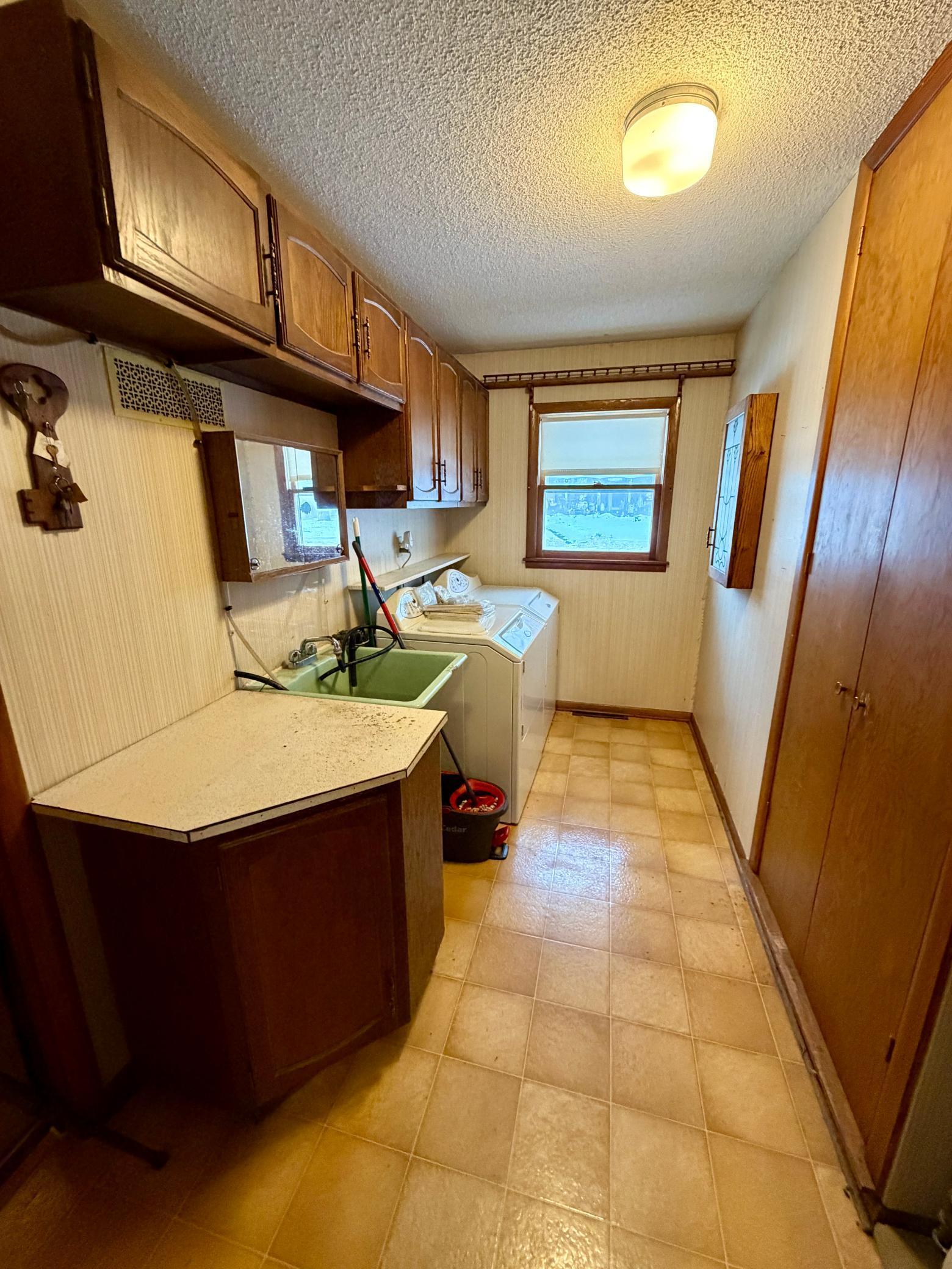 801 14th Avenue Southwest Willmar, MN 56201 - Photo 23 of 60