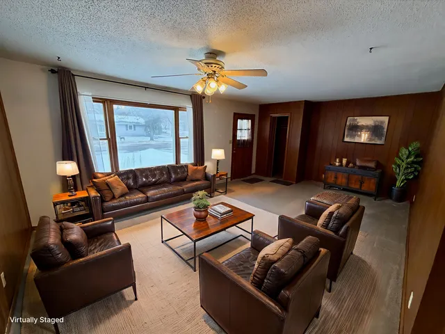 $250,000 | 801 14th Avenue Southwest, Willmar, MN 56201