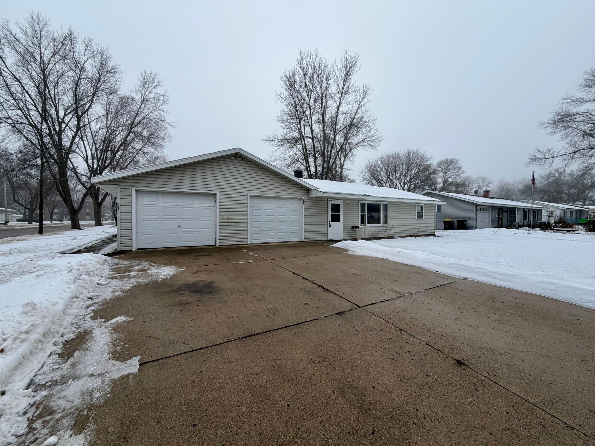 801 14th Avenue Southwest Willmar, MN 56201 - Photo 10 of 60
