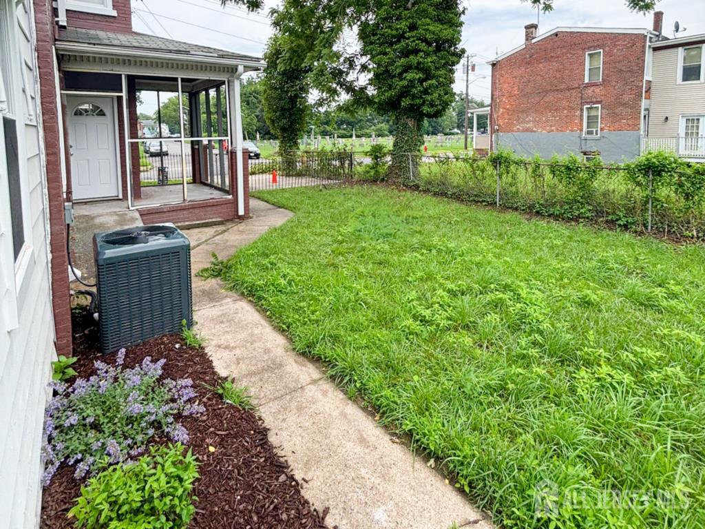 438 Lawrence Street Burlington, NJ 08016 - Photo 6 of 21