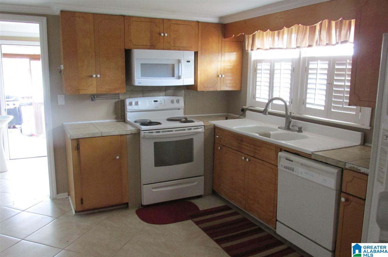 705 A Street South Oneonta, AL 35121 - Photo 2 of 15