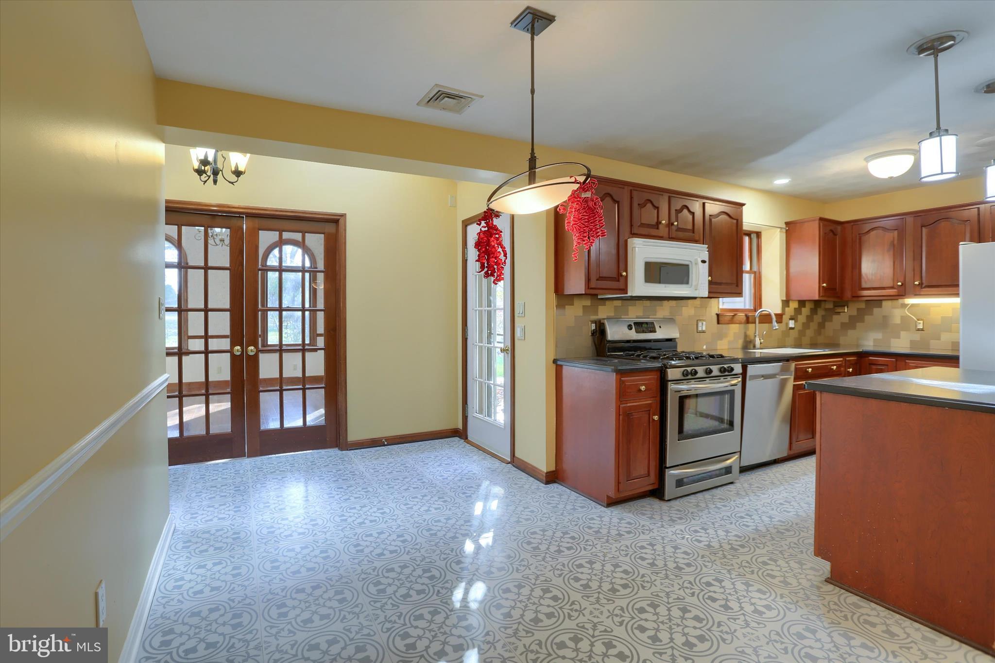 211 Frederick Street Highspire, PA 17034 - Photo 11 of 60