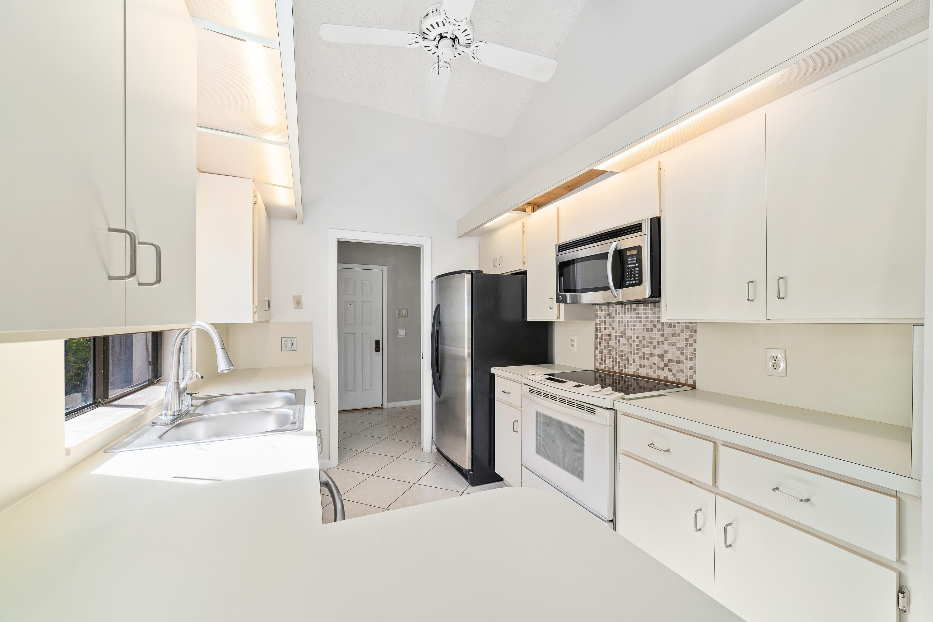 2630 Mohawk Circle West Palm Beach, FL 33409 - Photo 14 of 39 _DSC5229