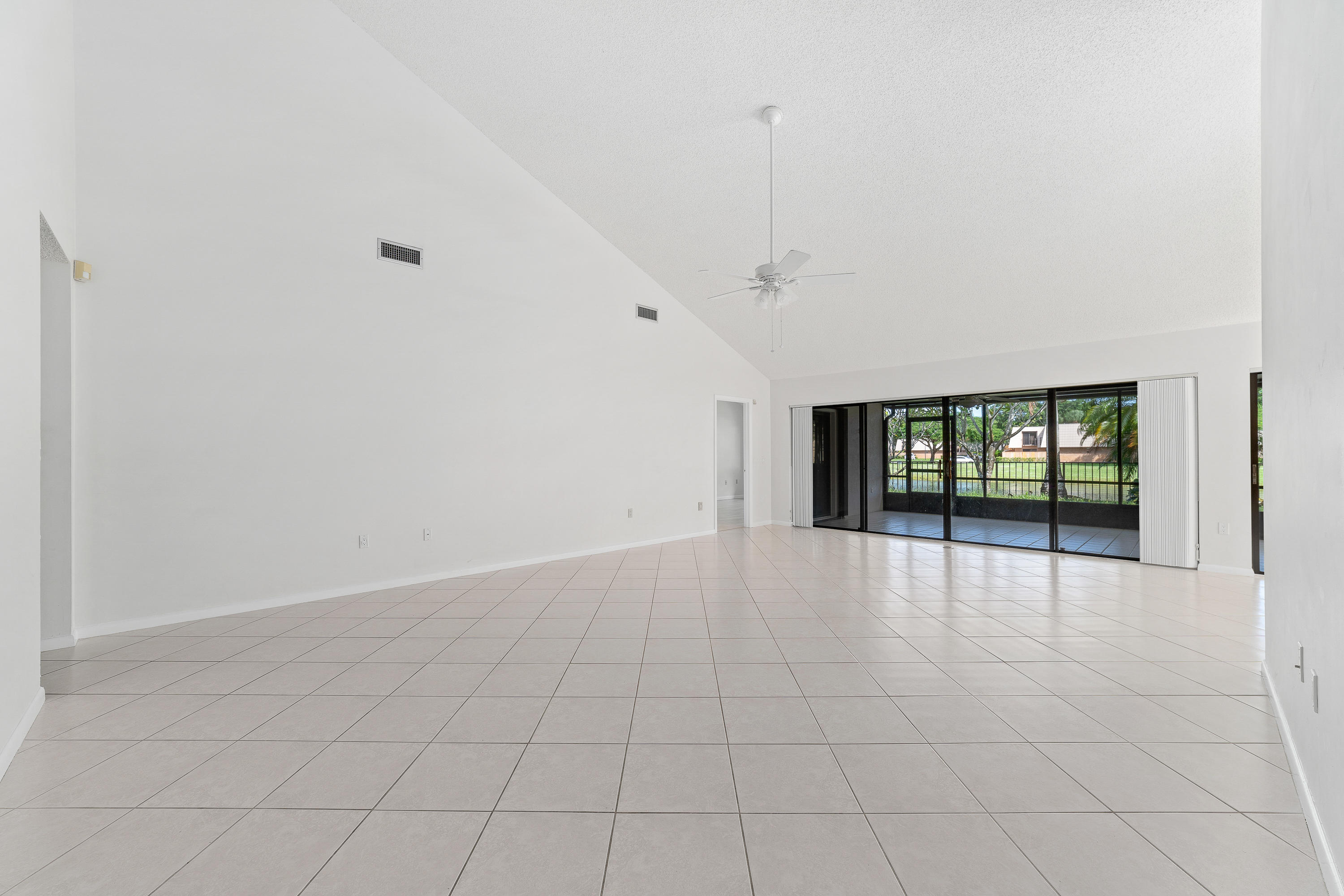 2630 Mohawk Circle West Palm Beach, FL 33409 - Photo 8 of 39 _DSC5224