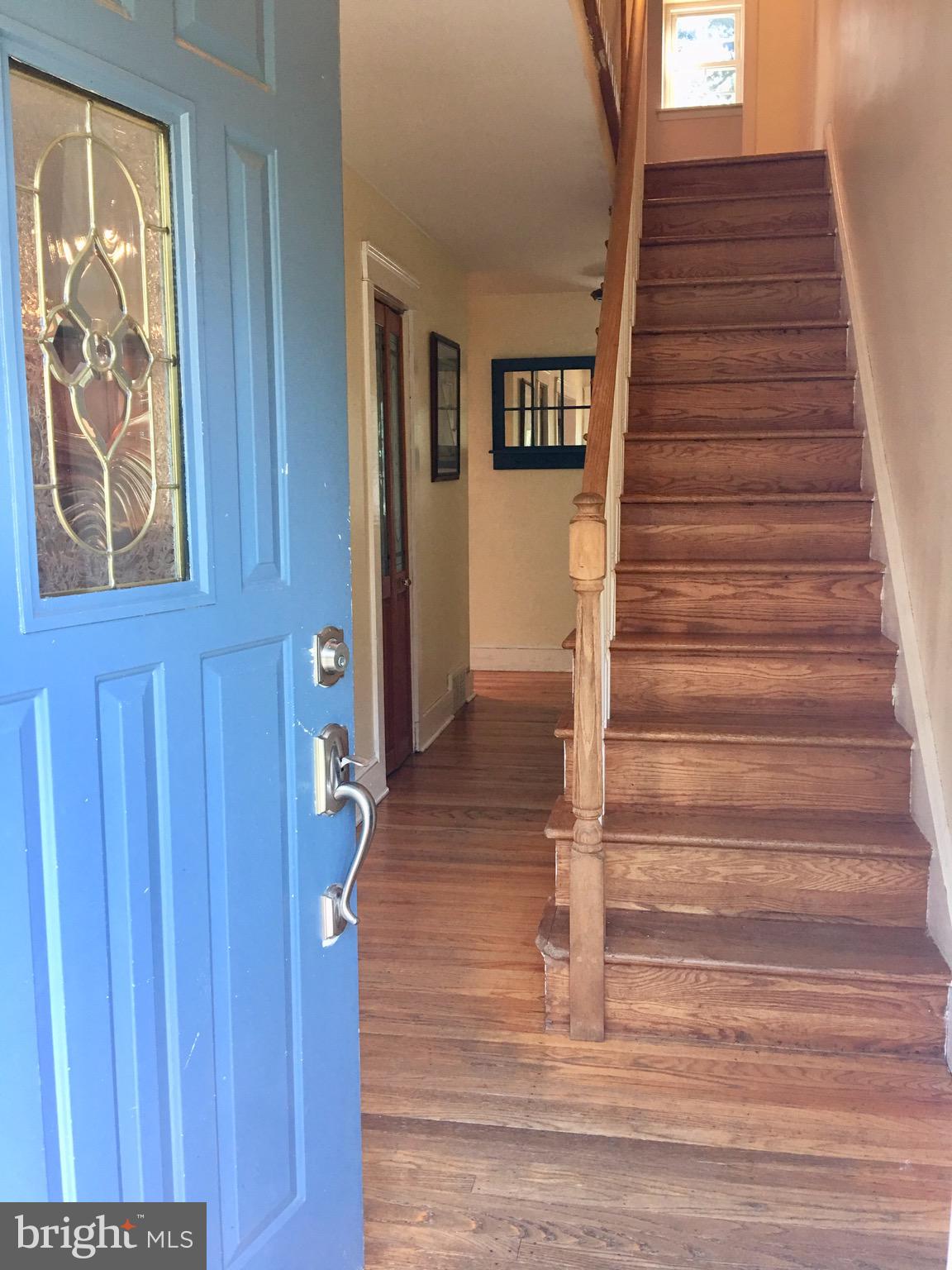 1236 Cushmore Road Southampton, PA 18966 - Photo 3 of 23 Gracious entryway with wood floors