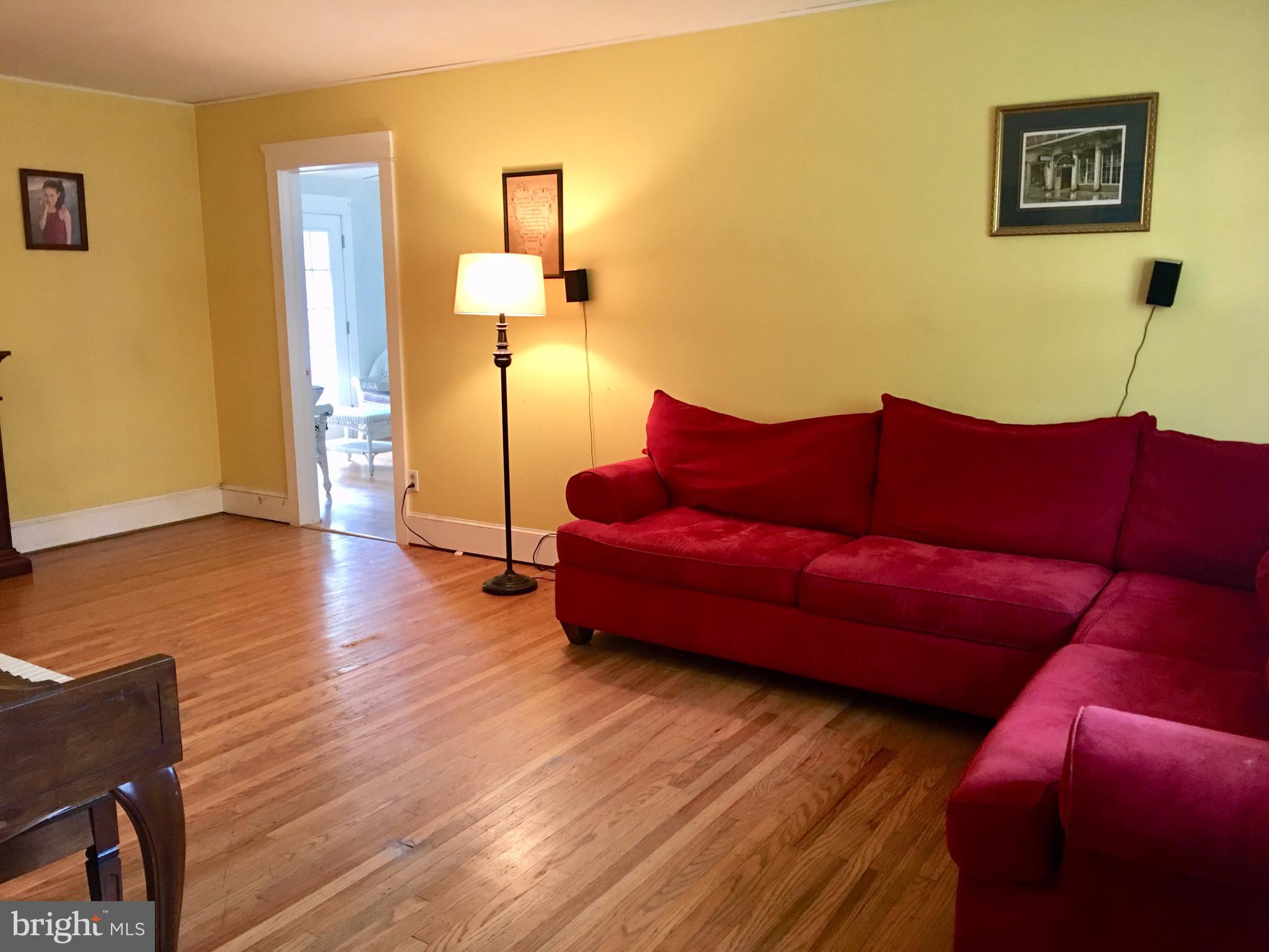 1236 Cushmore Road Southampton, PA 18966 - Photo 8 of 23 Livng room with standalone gas fireplace