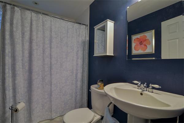 18 Hardwick Road Natick, MA 01760 - Photo 6 of 29 Gallery Image 6