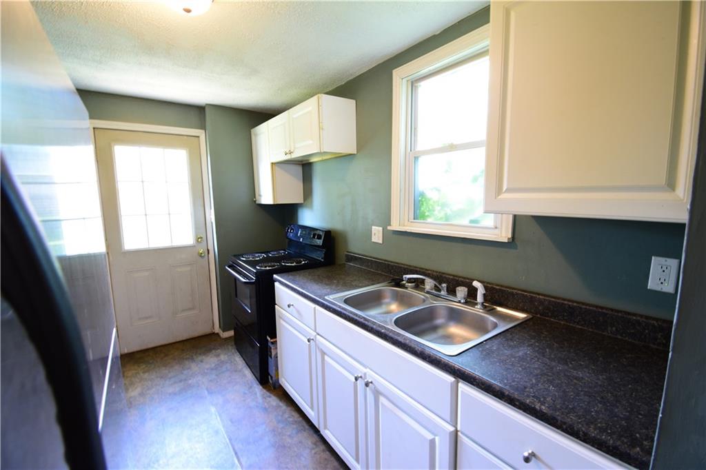 366 Reno Street Rochester, PA 15074 - Photo 2 of 16