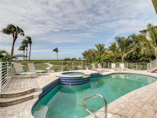 $9,700,000 | 16770 Captiva Drive, Captiva, FL 33924