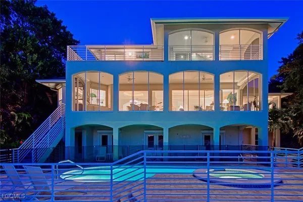 $9,700,000 | 16770 Captiva Drive, Captiva, FL 33924