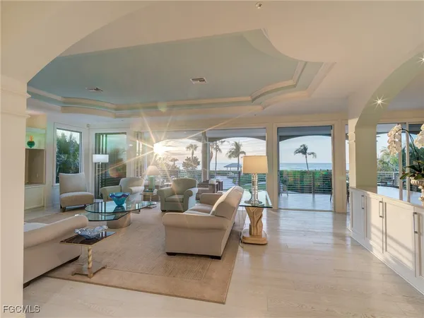 $9,700,000 | 16770 Captiva Drive, Captiva, FL 33924