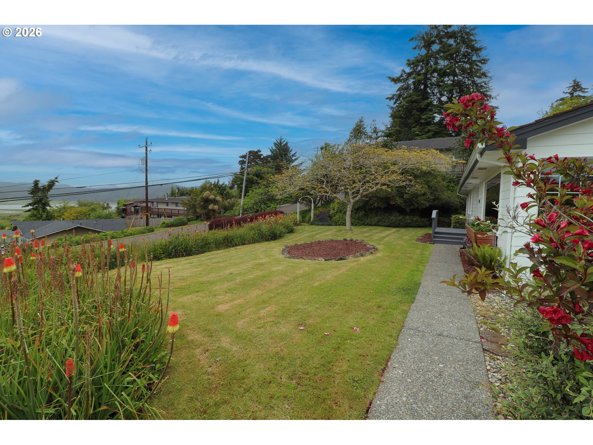 1338 D Street Coos Bay, OR 97420 - Photo 35 of 48