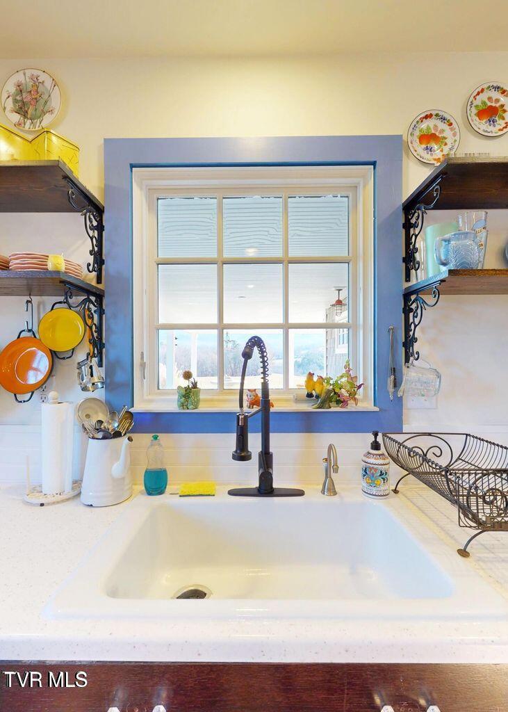 7545 Cedar Creek Road, Unit 5 Greeneville, TN 37743 - Photo 29 of 83 Corian Sink & Counters