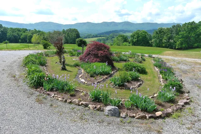 $1,100,000 | 7545 Cedar Creek Road, Unit 5, Greeneville, TN 37743
