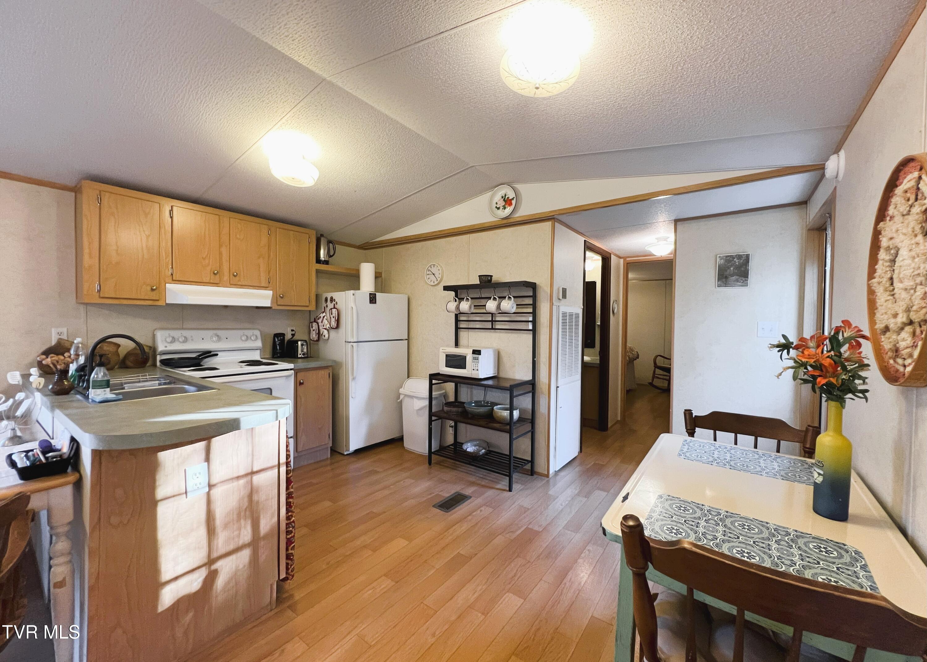 7545 Cedar Creek Road, Unit 5 Greeneville, TN 37743 - Photo 68 of 83 MH Kitchen