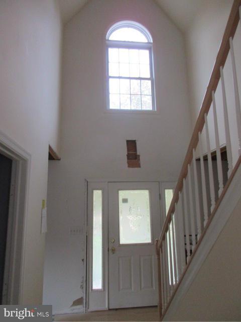 22 Carpenters Point Road Charlestown, MD 21914 - Photo 3 of 23 2 story foyer