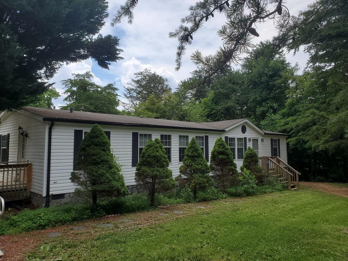 107 Meadowlark Road Blue Ridge, VA 24064 - Photo 1 of 18 Front