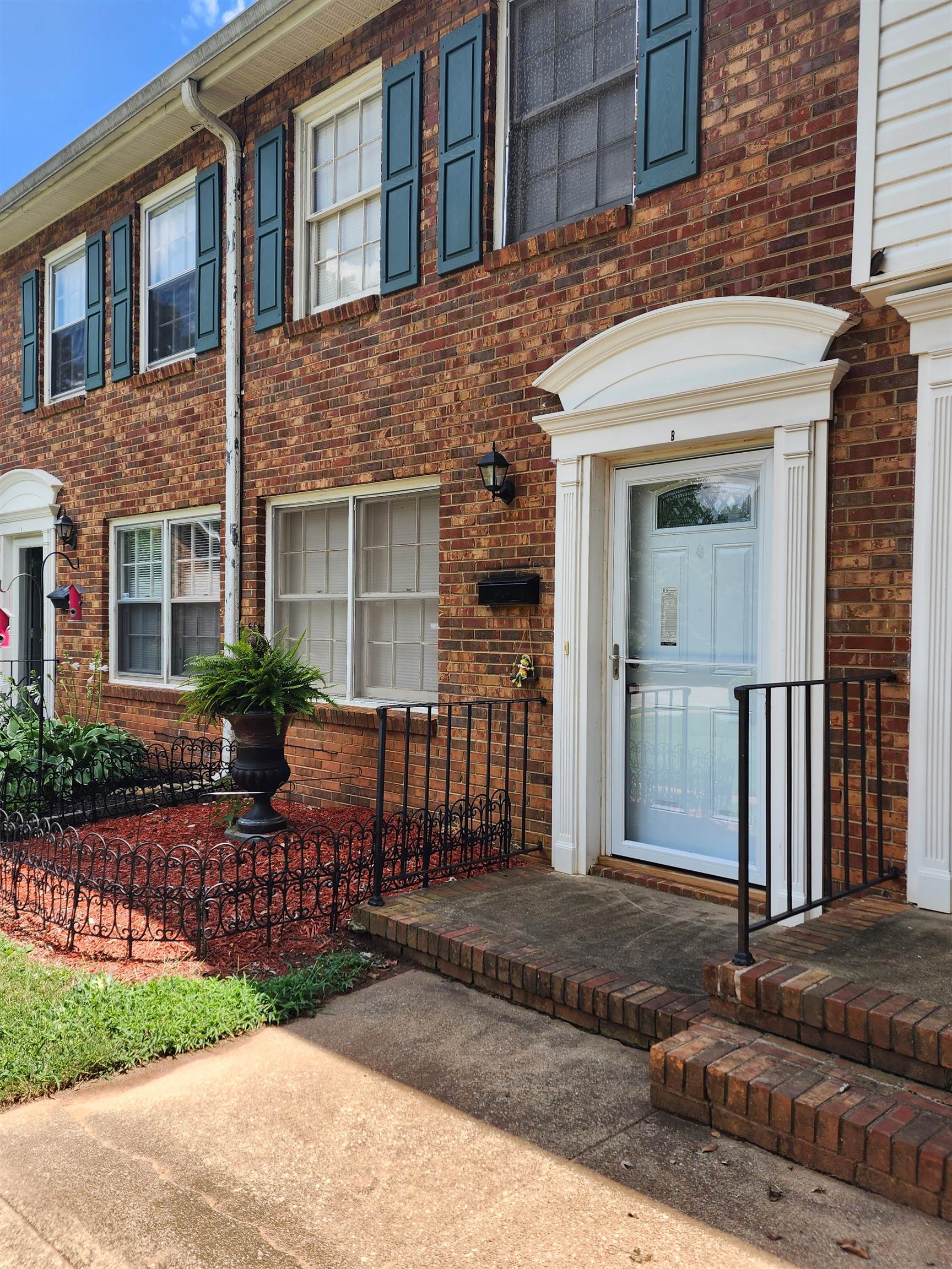 1462 B Dover Road Spartanburg, SC 29301 - Photo 1 of 35 Gallery Image 1