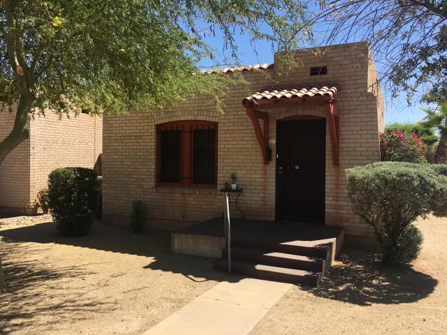 $1,250 | 2201 North Edgemere Street, Phoenix, AZ 85006