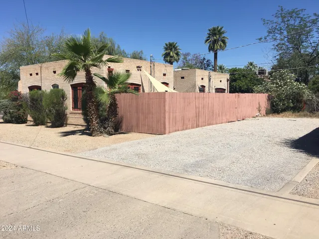 $1,250 | 2201 North Edgemere Street, Phoenix, AZ 85006